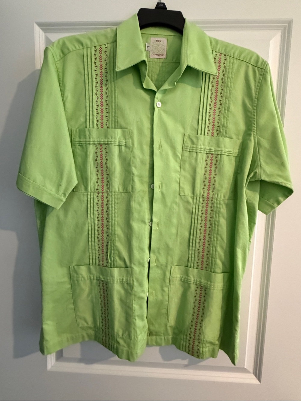 Men's Short-Sleeve Guayabera Shirt in Light Green